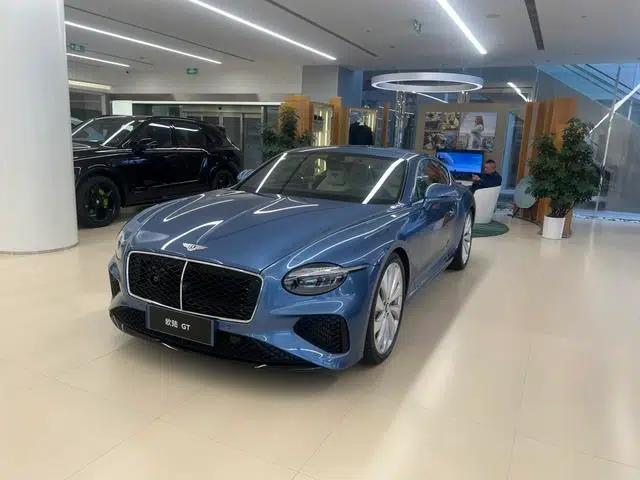 2026 Continental PHEV GT