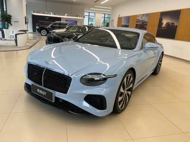 2026 Continental PHEV GT