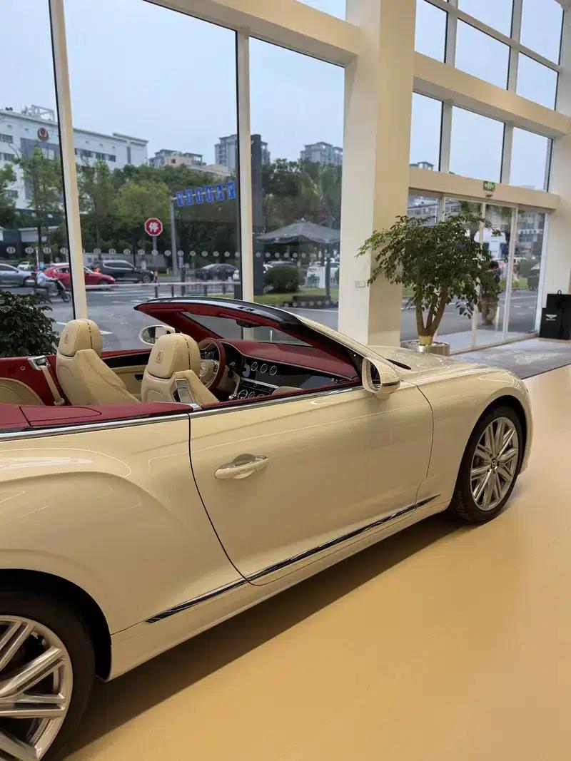 2026 Continental PHEV GT Convertible — миниатюра 4