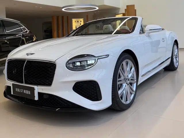 2026 Continental PHEV GT Convertible