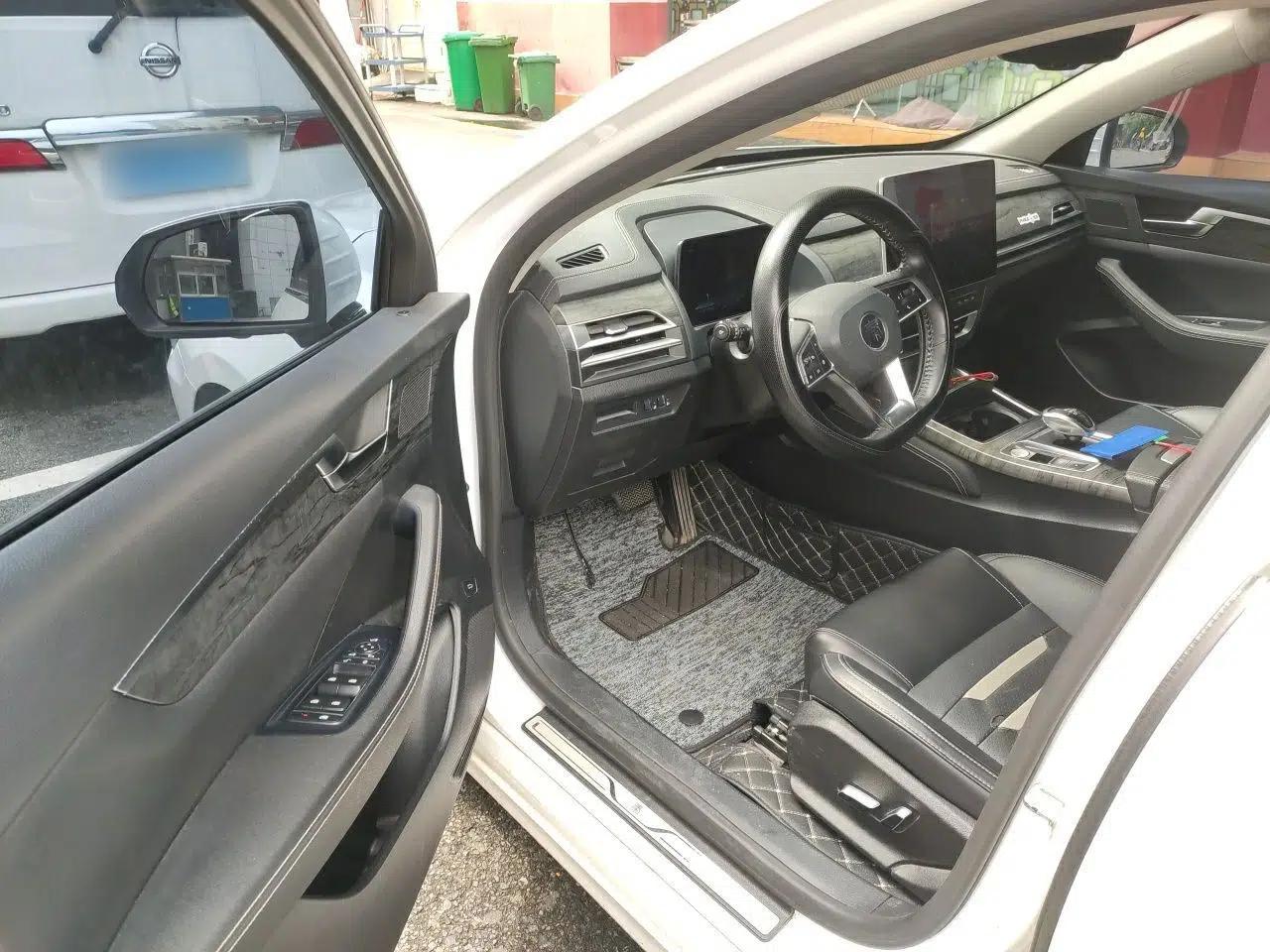 BYD Qin Pro New Energy 2018 DM 1.5TI Automatic Smart Connect Elite Model — миниатюра 16