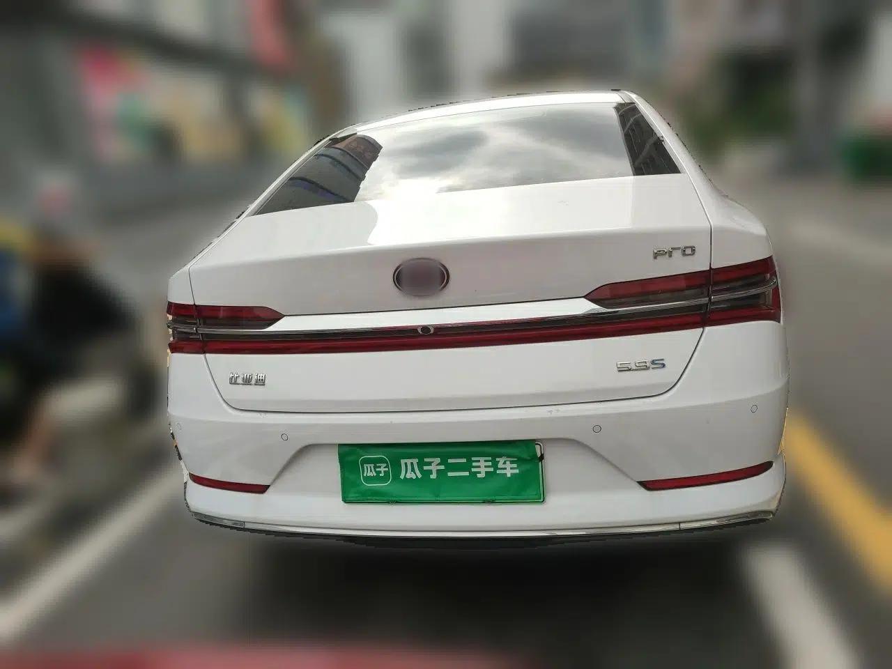 BYD Qin Pro New Energy 2018 DM 1.5TI Automatic Smart Connect Elite Model — миниатюра 5