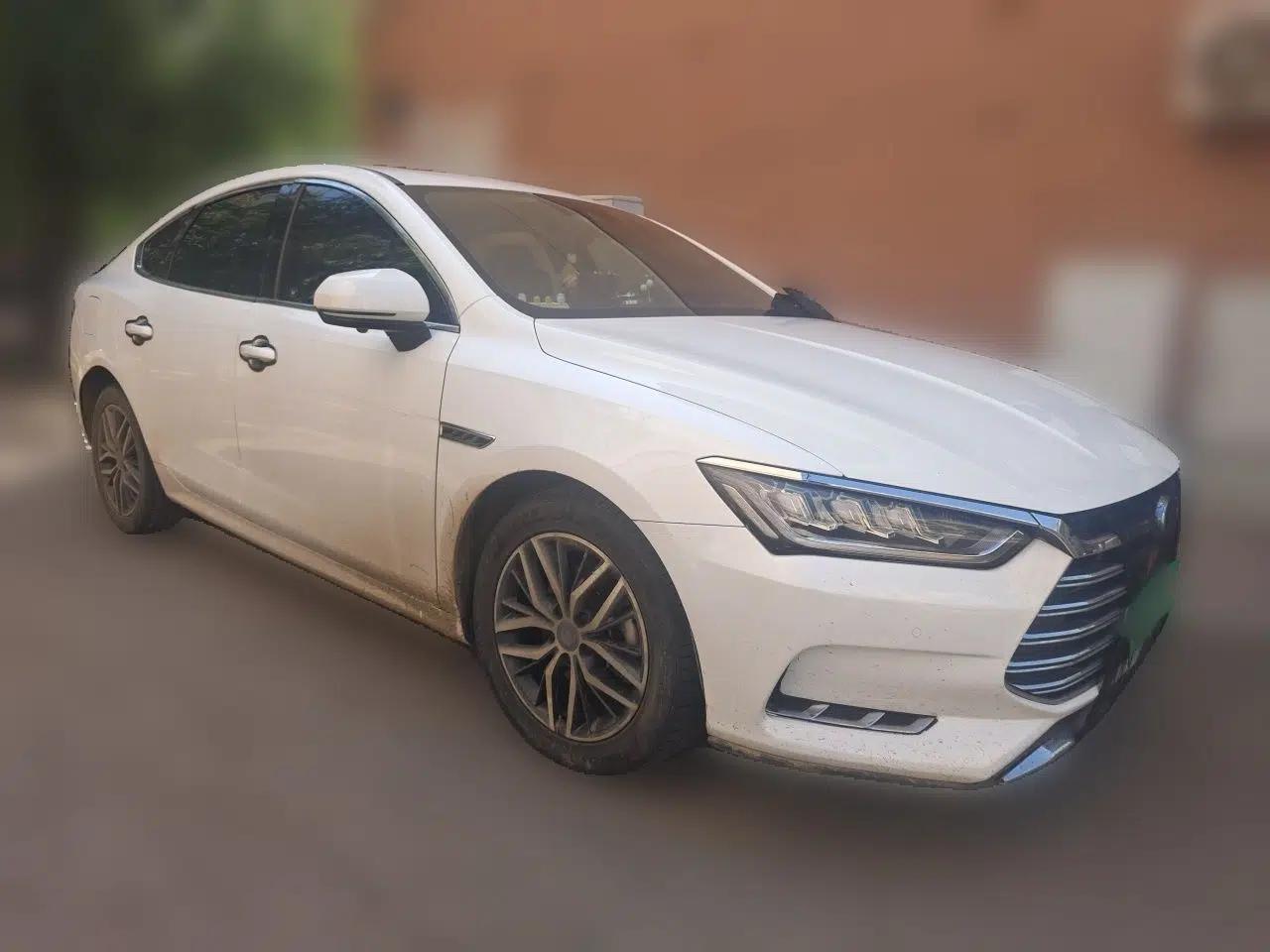 BYD Qin Pro New Energy 2018 DM 1.5TI Automatic Smart Connect Enjoyment Model — миниатюра 3
