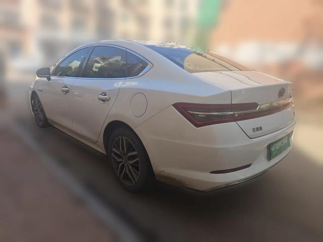 BYD Qin Pro New Energy 2018 DM 1.5TI Automatic Smart Connect Enjoyment Model — миниатюра 4
