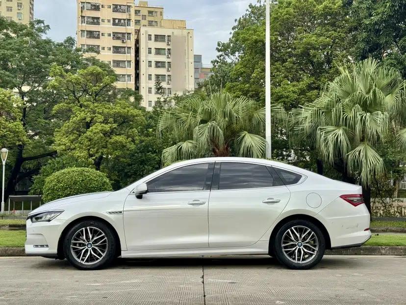 BYD Qin Pro New Energy 2018 DM 1.5TI Automatic Smart Connect Enjoyment Model — миниатюра 12