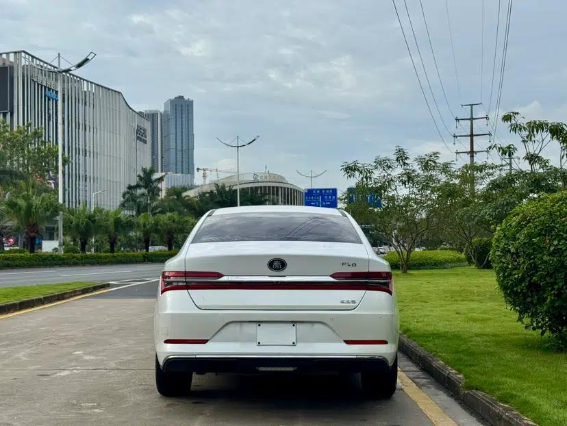 BYD Qin Pro New Energy 2018 DM 1.5TI Automatic Smart Connect Enjoyment Model — миниатюра 19