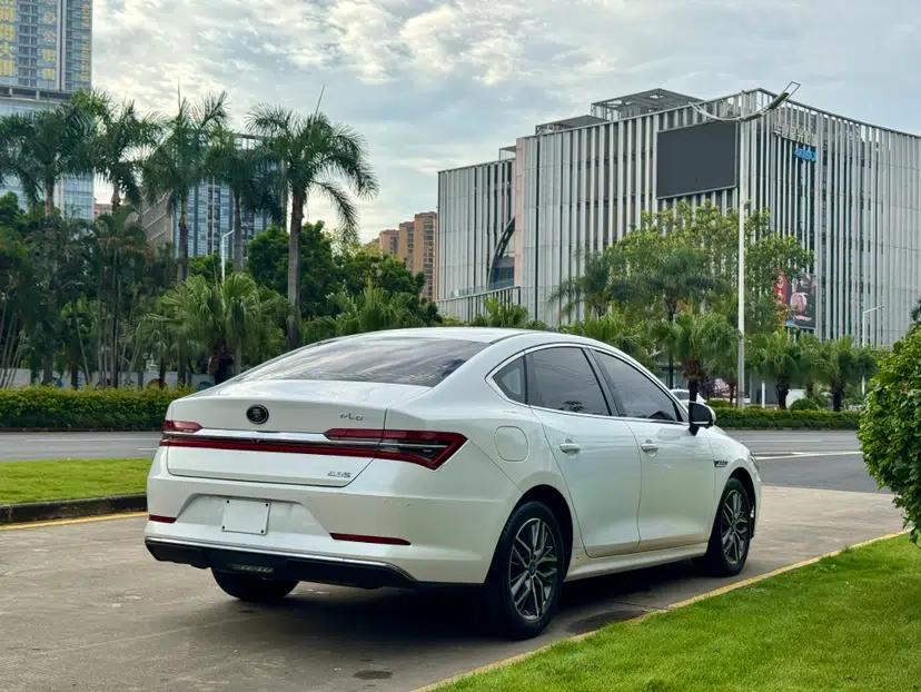 BYD Qin Pro New Energy 2018 DM 1.5TI Automatic Smart Connect Enjoyment Model — миниатюра 20