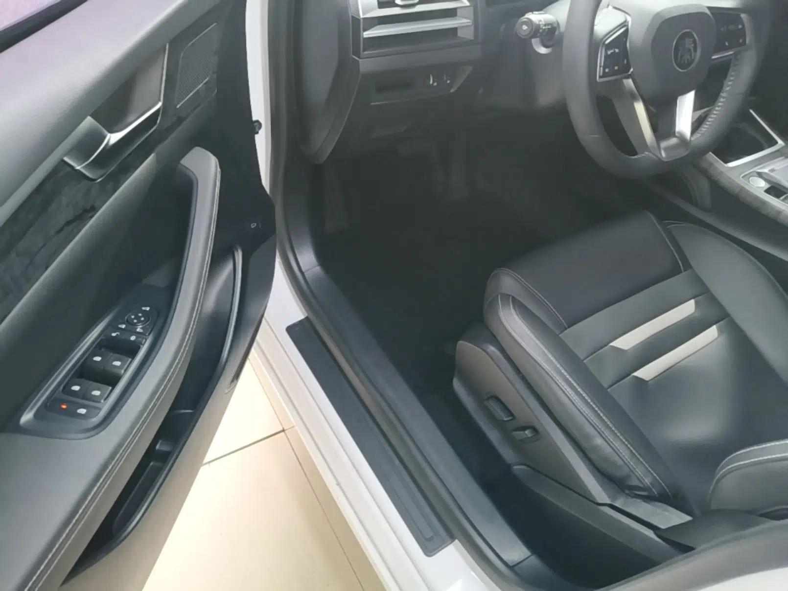 BYD Qin Pro New Energy 2018 DM 1.5TI Automatic Smart Connect Enjoyment Model — миниатюра 27