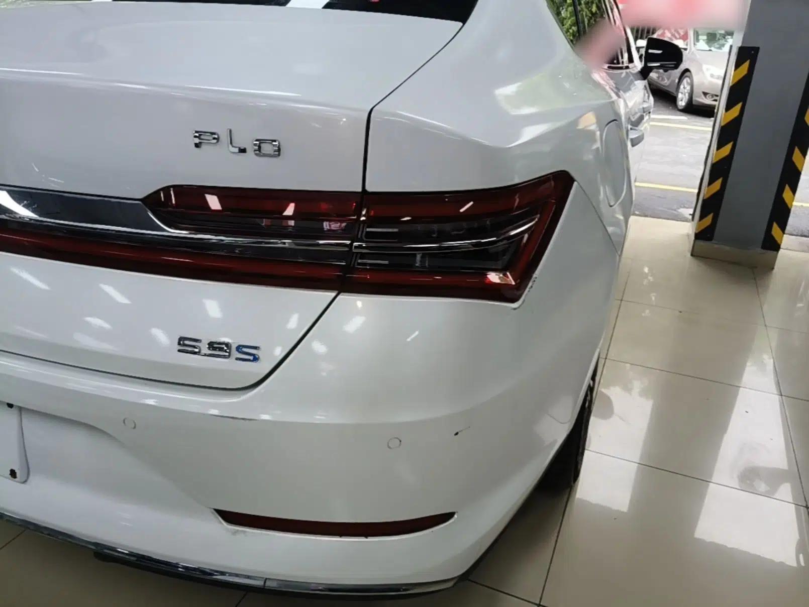 BYD Qin Pro New Energy 2018 DM 1.5TI Automatic Smart Connect Enjoyment Model — миниатюра 9