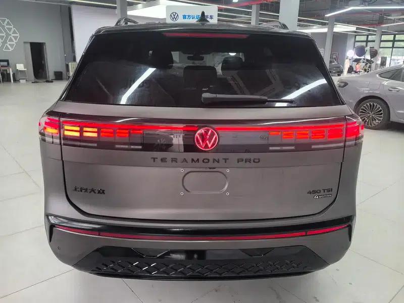 2025 Teramont Pro 450TSI 4WD Summit Edition — миниатюра 4