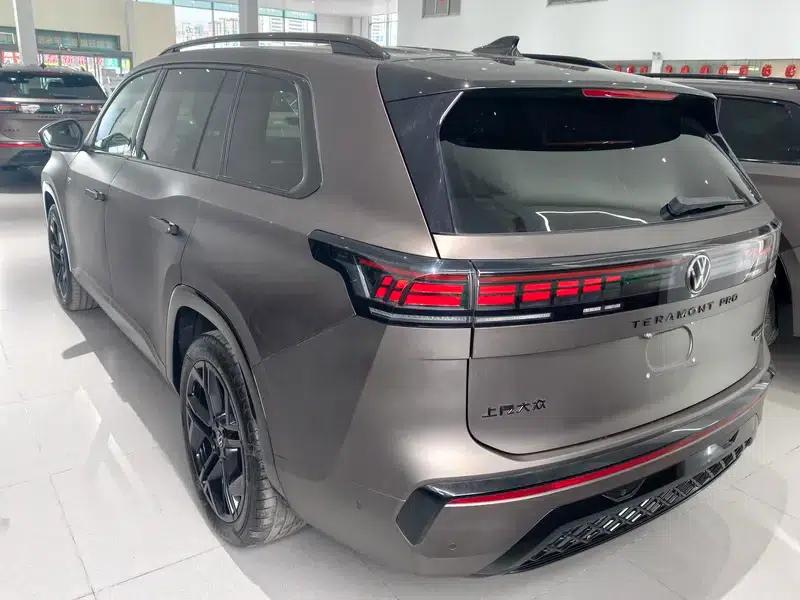 2025 Teramont Pro 450TSI 4WD Summit Edition — миниатюра 3