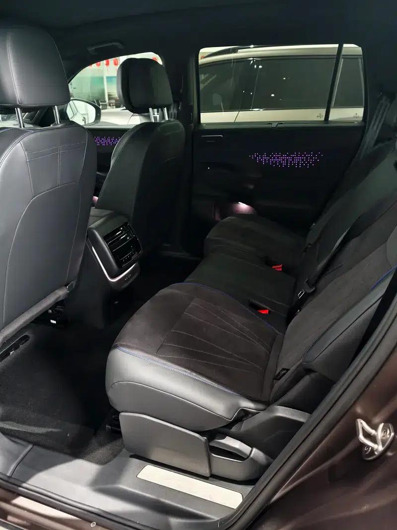 2025 Teramont Pro 450TSI 4WD Summit Edition — миниатюра 23
