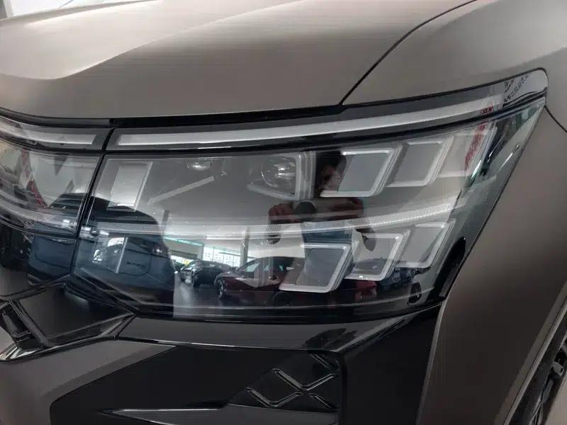 2025 Teramont Pro 450TSI 4WD Summit Edition — миниатюра 7