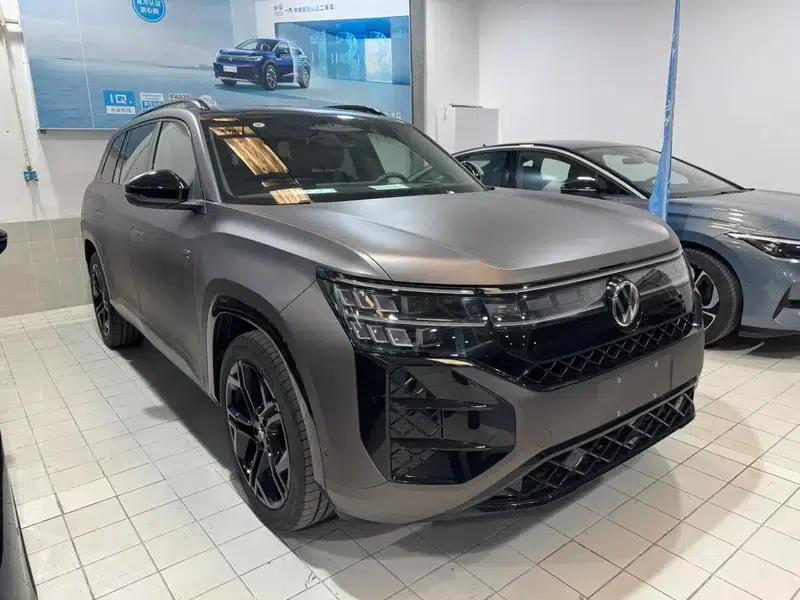 2026 Teramont Pro 450TSI 4WD Summit Edition — миниатюра 3