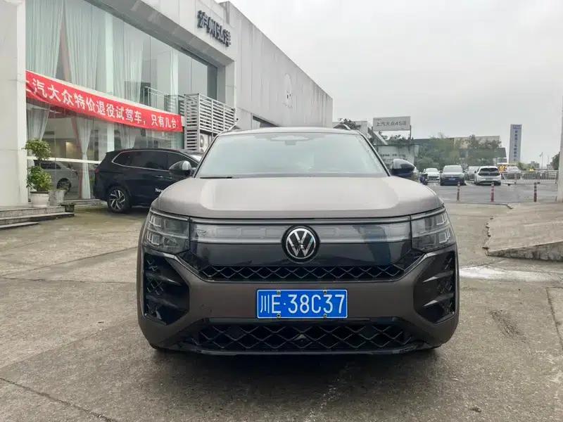 2025 Teramont Pro 450TSI 4WD Summit Edition — миниатюра 2
