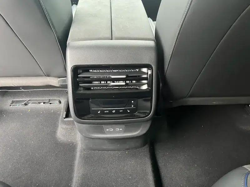 2025 Teramont Pro 450TSI 4WD Summit Edition — миниатюра 16