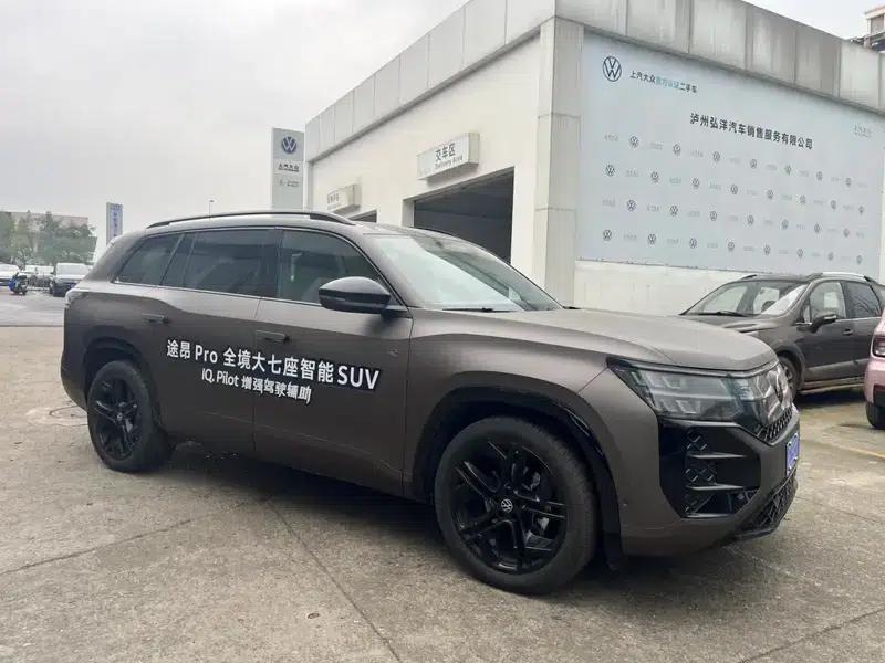 2025 Teramont Pro 450TSI 4WD Summit Edition — миниатюра 3