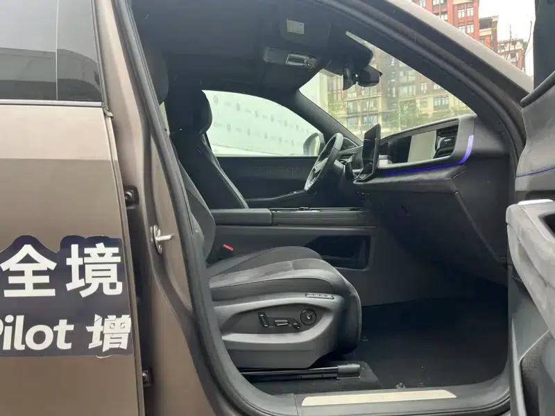 2025 Teramont Pro 450TSI 4WD Summit Edition — миниатюра 21