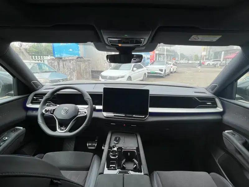 2025 Teramont Pro 450TSI 4WD Summit Edition — миниатюра 28