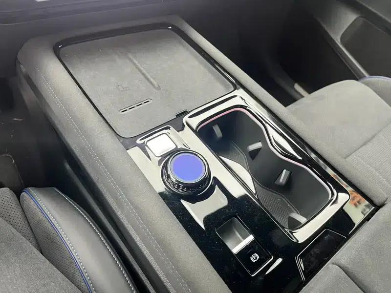 2025 Teramont Pro 450TSI 4WD Summit Edition — миниатюра 31