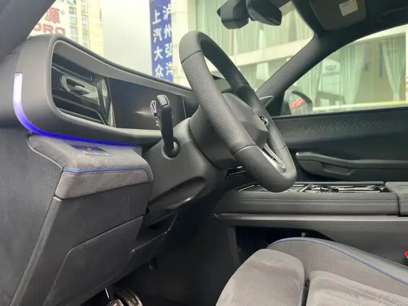 2025 Teramont Pro 450TSI 4WD Summit Edition — миниатюра 32