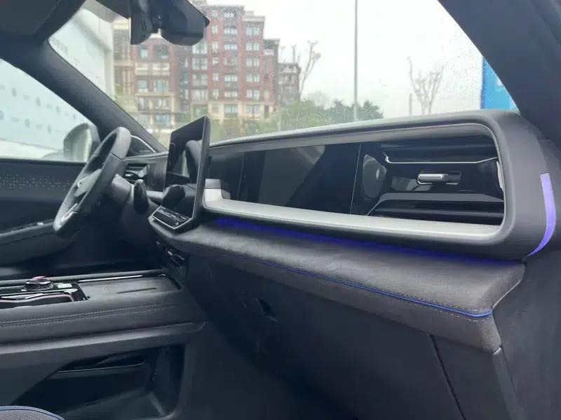 2025 Teramont Pro 450TSI 4WD Summit Edition — миниатюра 36