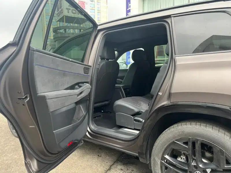 2025 Teramont Pro 450TSI 4WD Summit Edition — миниатюра 46