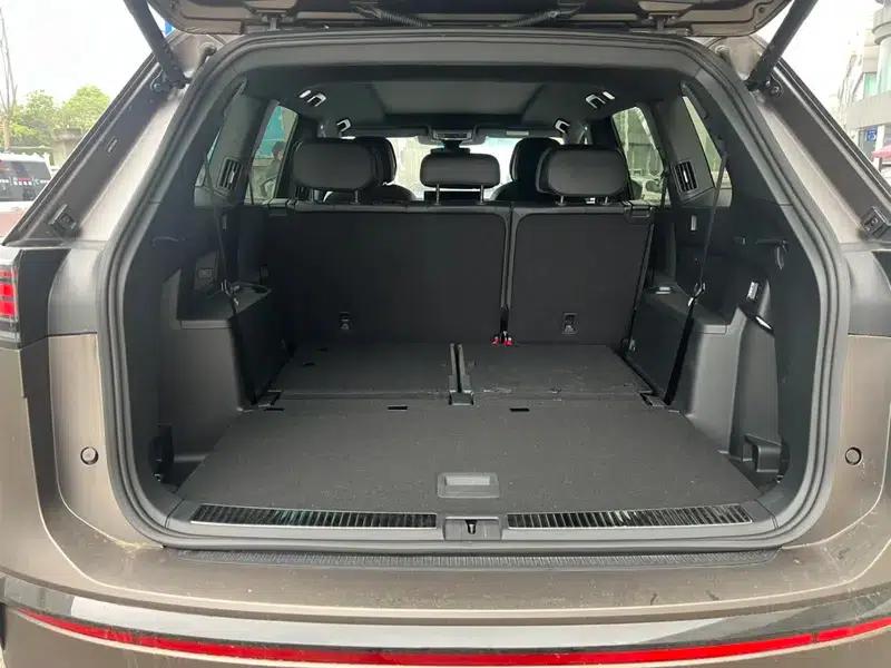 2025 Teramont Pro 450TSI 4WD Summit Edition — миниатюра 50