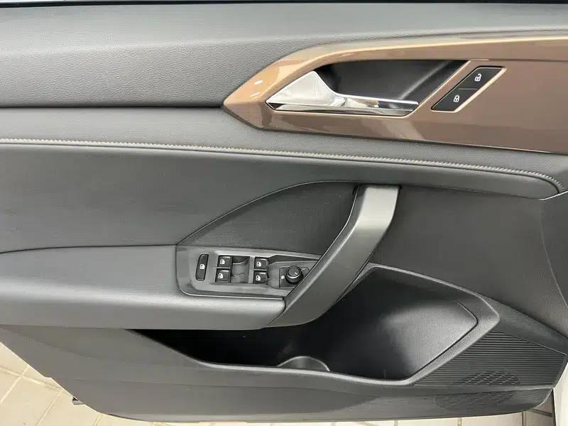 Tharu 2021 280TSI 2WD Luxury Edition PLUS — миниатюра 21