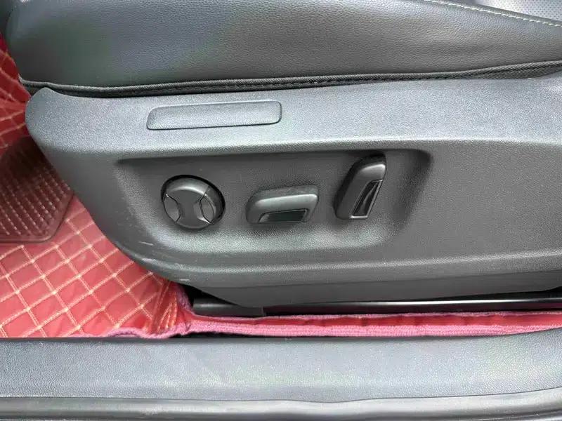 Tharu 2021 330TSI AWD Luxury Edition PLUS — миниатюра 31