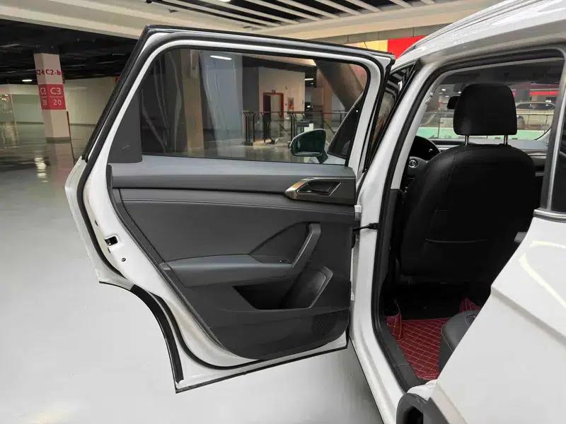 Tharu 2021 330TSI AWD Luxury Edition PLUS — миниатюра 36
