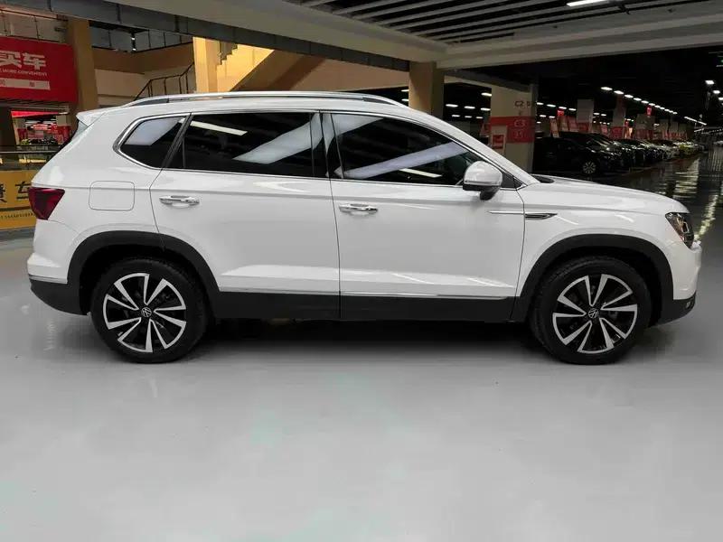 Tharu 2021 330TSI AWD Luxury Edition PLUS — миниатюра 8