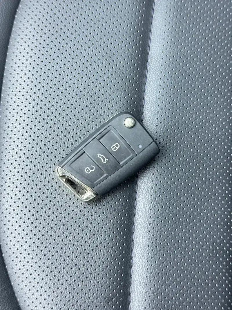 Tharu 2021 330TSI AWD Luxury Edition PLUS — миниатюра 11