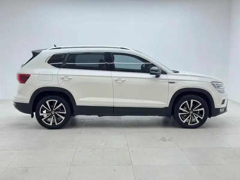 Tharu 2021 330TSI AWD Luxury Edition PLUS — миниатюра 8