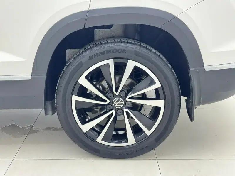 Tharu 2021 330TSI AWD Luxury Edition PLUS — миниатюра 9