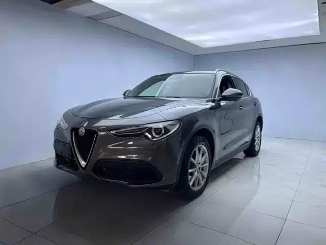 2017 Stelvio 2.0T 200HP Luxury Edition