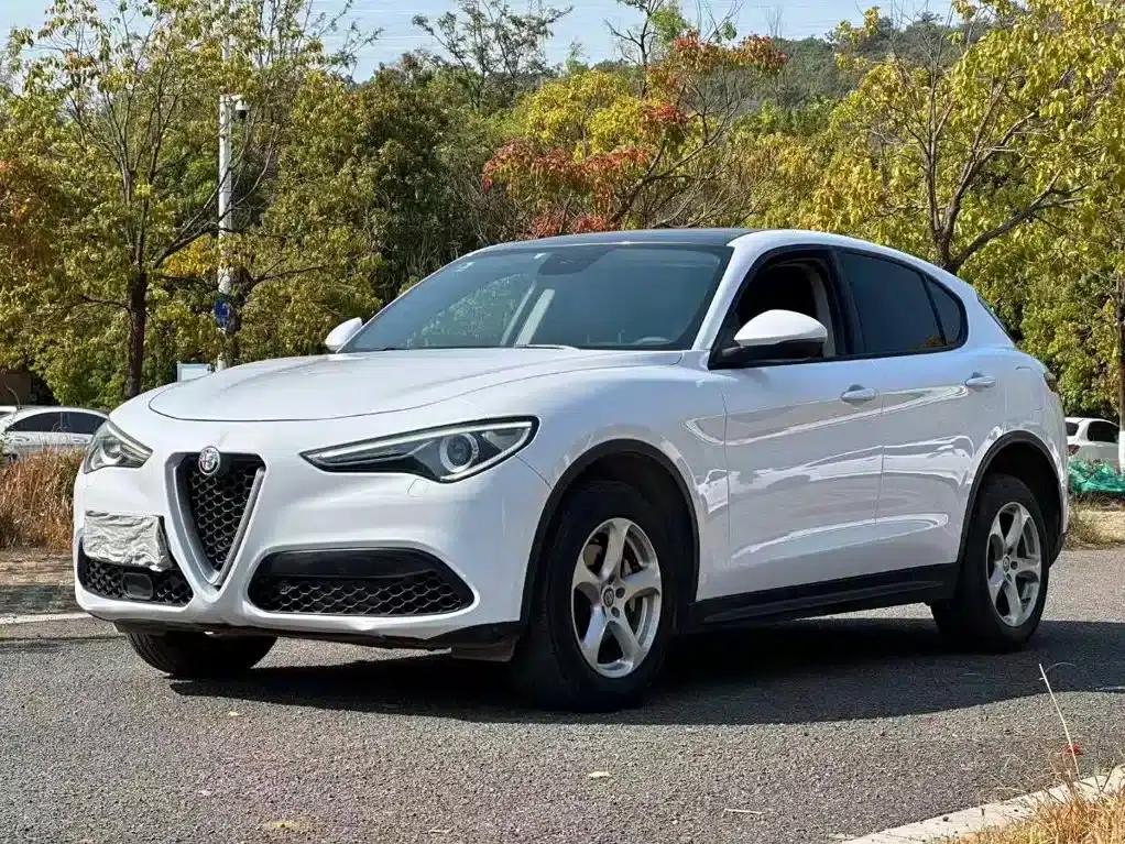 2017 Stelvio 2.0T 200HP Elite Edition — миниатюра 1
