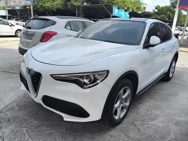 2017 Stelvio 2.0T 200HP Elite Edition