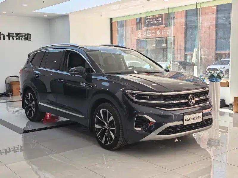 2021 Range Rover 530TSI AWD Flagship Pro — миниатюра 3