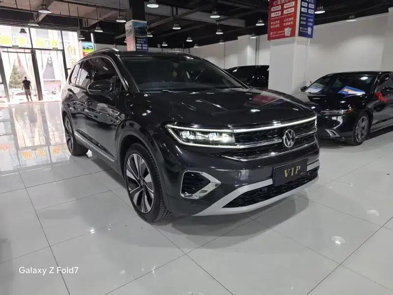 2022 Range Rover 380TSI 4WD R-Line 6-Seater — миниатюра 3