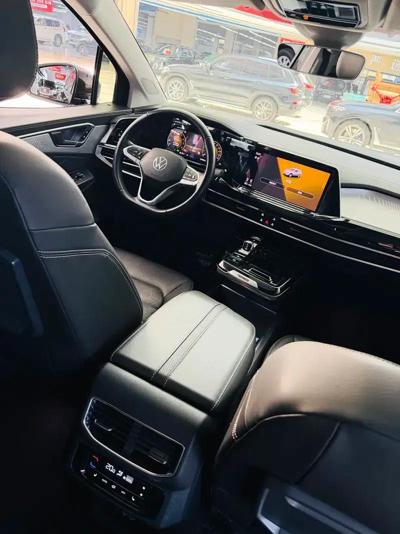 2021 Range Rover 380TSI AWD Luxury Pro — миниатюра 8