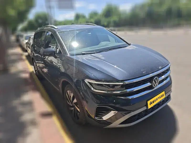2021 Range Rover 380TSI AWD Luxury Pro — миниатюра 3