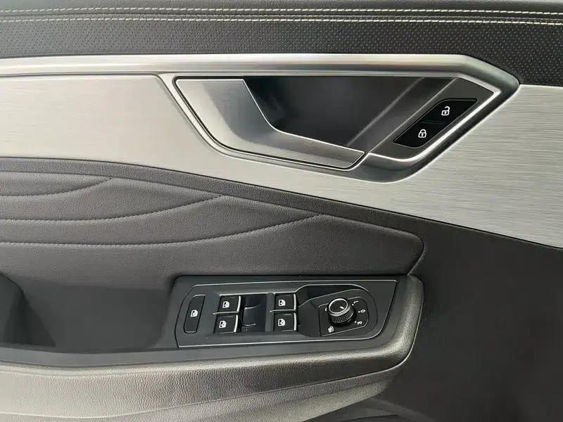 2022 Range Rover 380TSI 4WD Luxury Pro 7-Seater — миниатюра 18