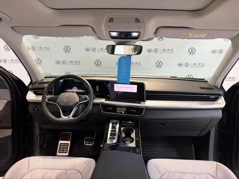 2023 Range Rover 380TSI AWD R-Line Touring Edition — миниатюра 11