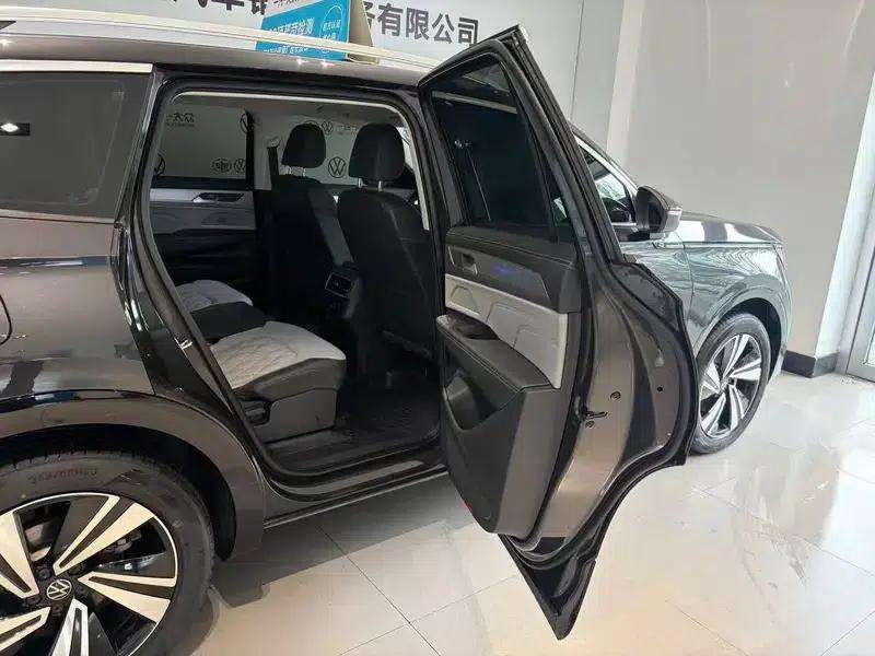 2023 Range Rover 380TSI AWD R-Line Touring Edition — миниатюра 10