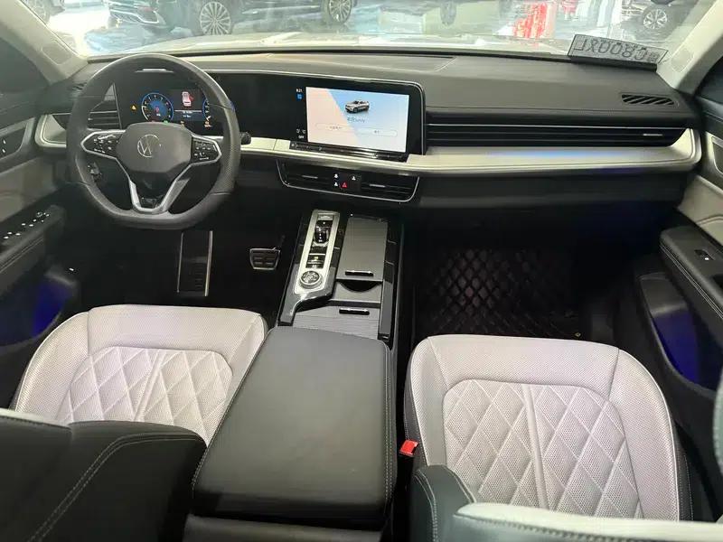 2023 Range Rover 380TSI AWD R-Line Cruiser — миниатюра 7