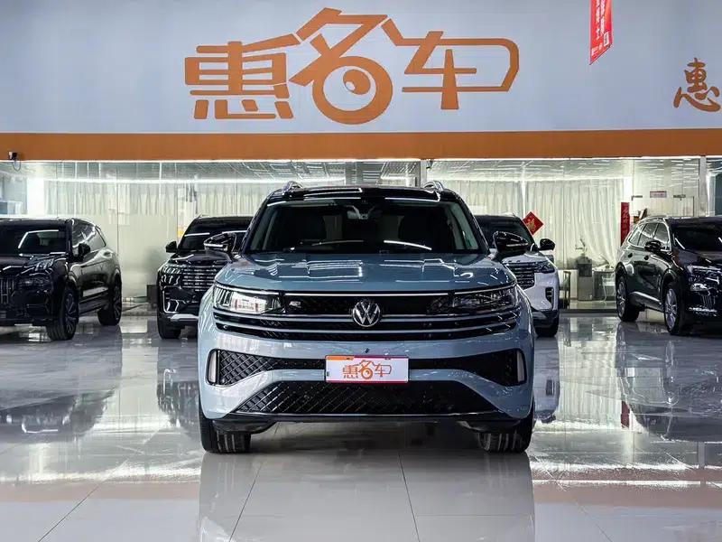 2023 Range Rover 380TSI AWD R-Line First Edition — миниатюра 2