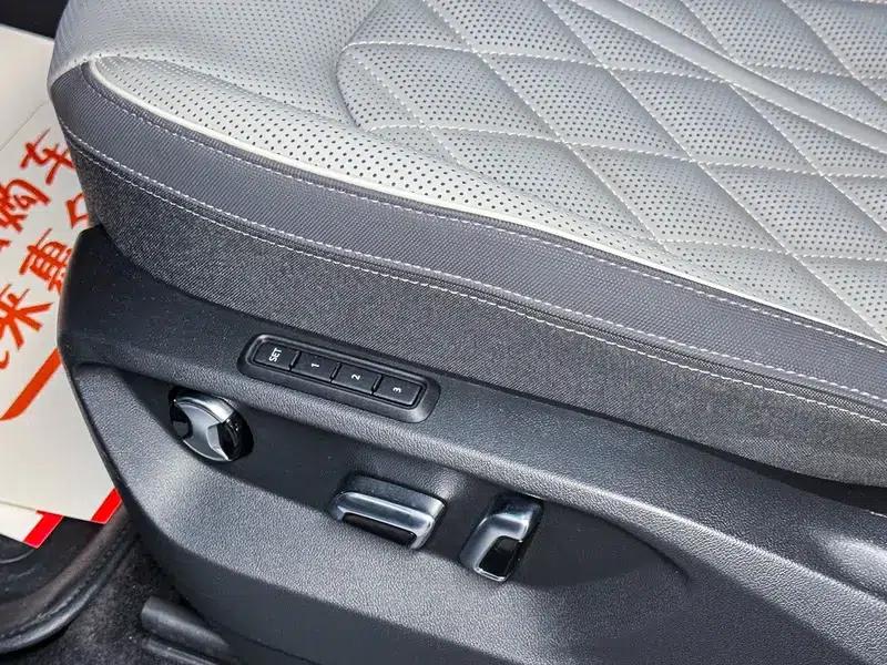 2023 Range Rover 380TSI AWD R-Line First Edition — миниатюра 11