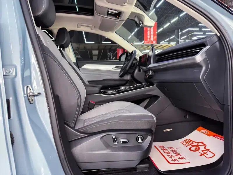 2023 Range Rover 380TSI AWD R-Line First Edition — миниатюра 18