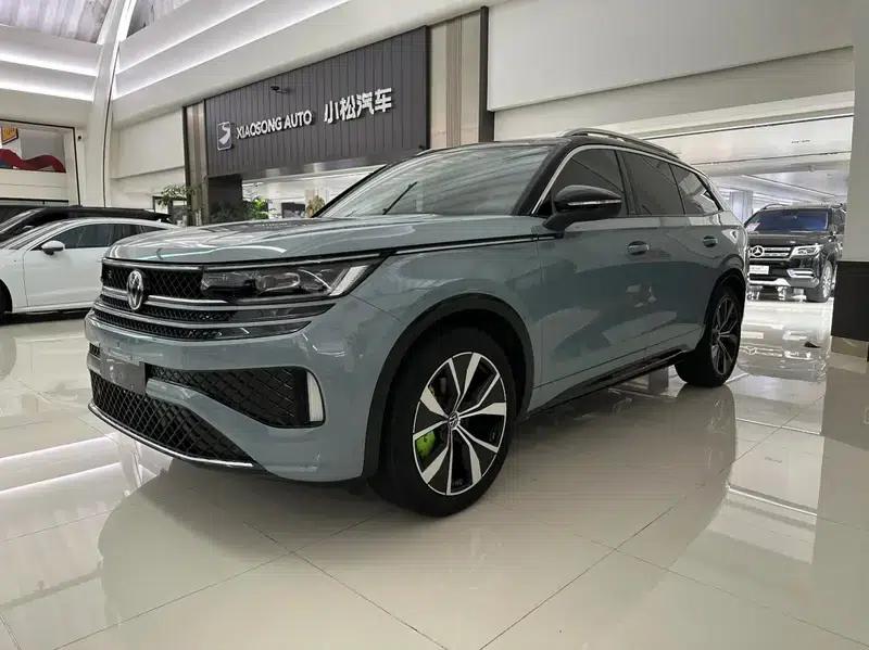 2023 Range Rover 380TSI AWD R-Line First Edition — миниатюра 1